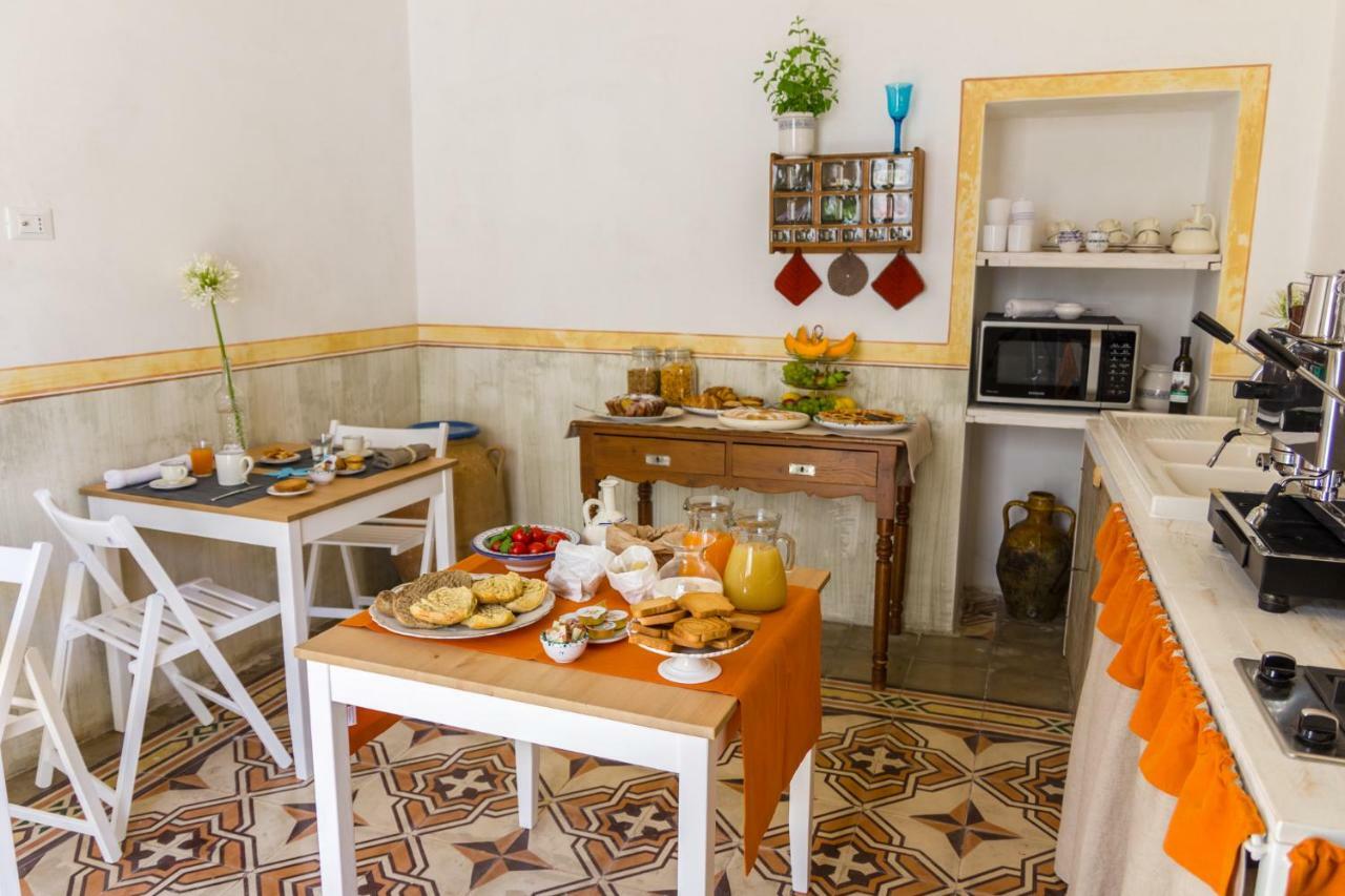 Bed and Breakfast Il Cortile Dei Nonni Морчано-ди-Леука Экстерьер фото